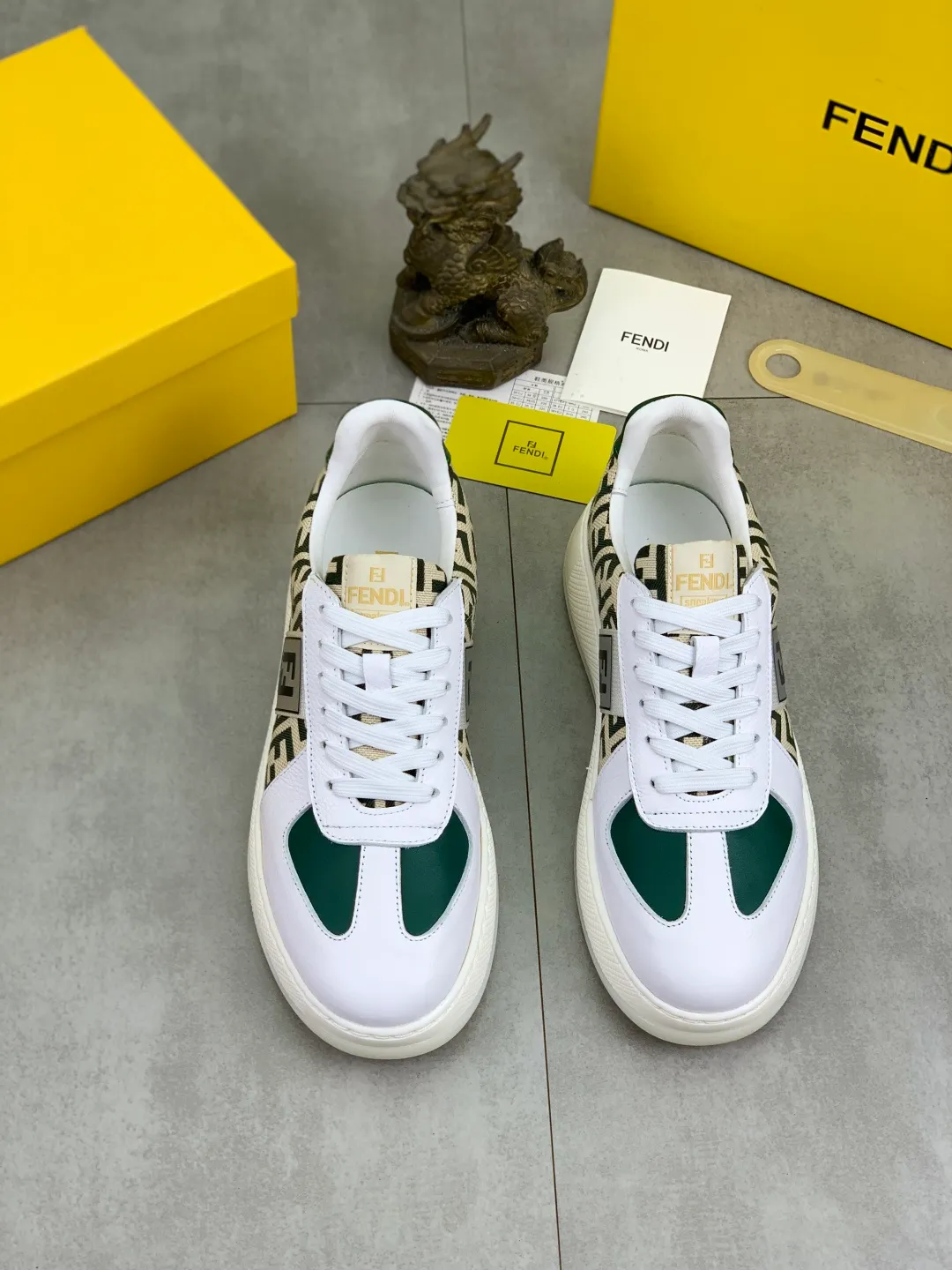 ​Men's shoes 💰P440 💰【New】Little monster 🆘 New FENDI 🕶️🕶️Simple routing effect, showing an elegant and cool driving shoe 🎬Using imported calfskin + first-layer pigskin lining🐂Excellent material🎬Detailed workmanship 🤗Comfortable foot feel➰➰. ​Pair it with any outfit to show your taste and temperament, low-key luxury ♻️Design ​simple and elegant ​noble and fashionable 🍃​Very loved and favored by trendy men 💓❤️size: 38-44 4️⃣colors available